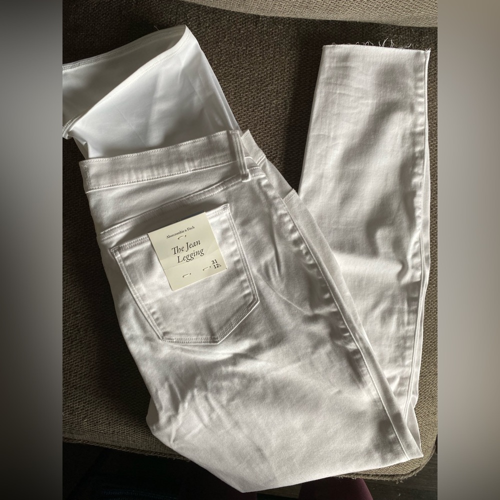 NWT Abercrombie & Fitch Maternity Ankle Straight Jean white 31/12L